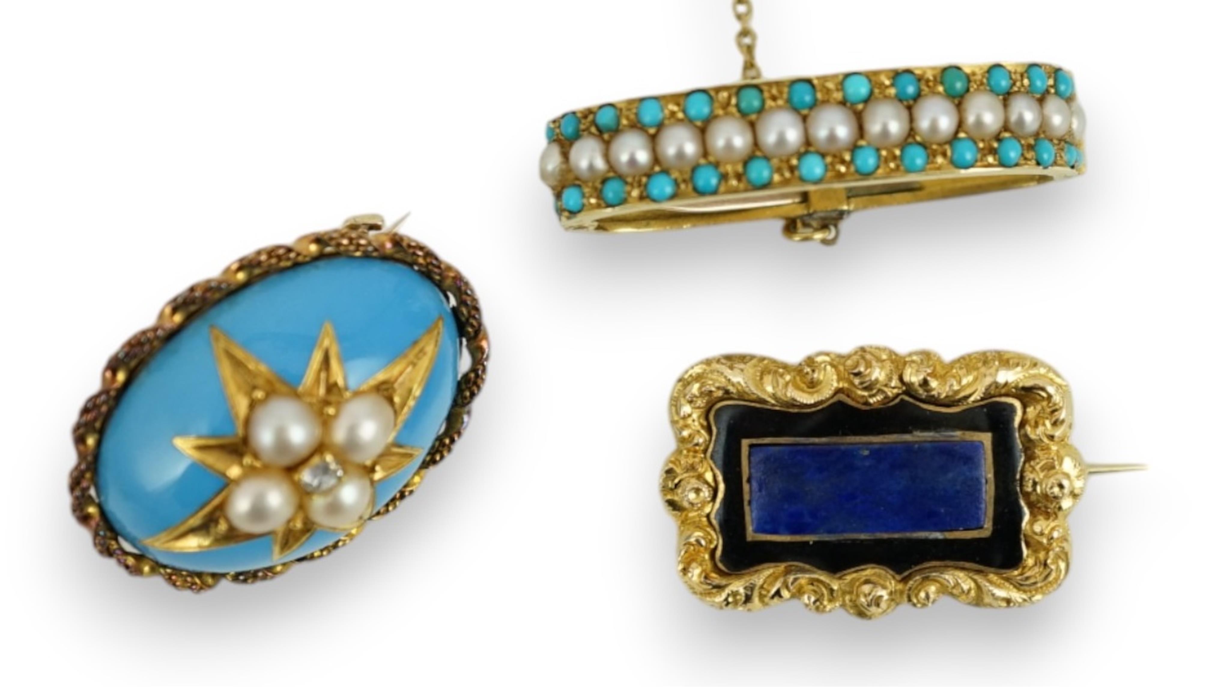 A George IV yellow metal, black enamel and lapis lazuli set mourning brooch, 'In Memory of The Hon. Mary Byron, Obt April, 1827 at 78', 22mm, together with a later yellow metal, enamel, diamond and split pearl set oval b